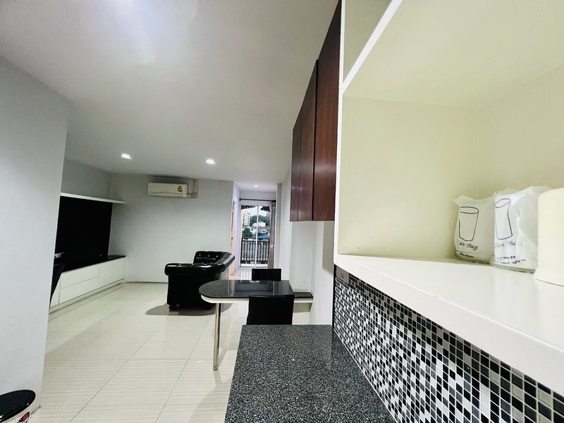 Inn Kham Apartment 14