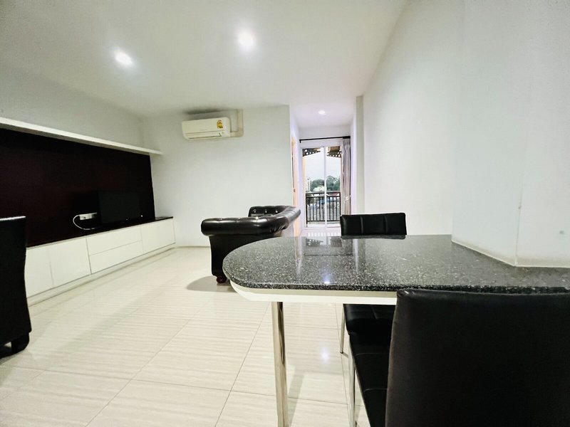 Inn Kham Apartment 16