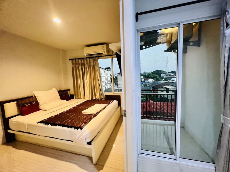 Inn Kham Apartment 18