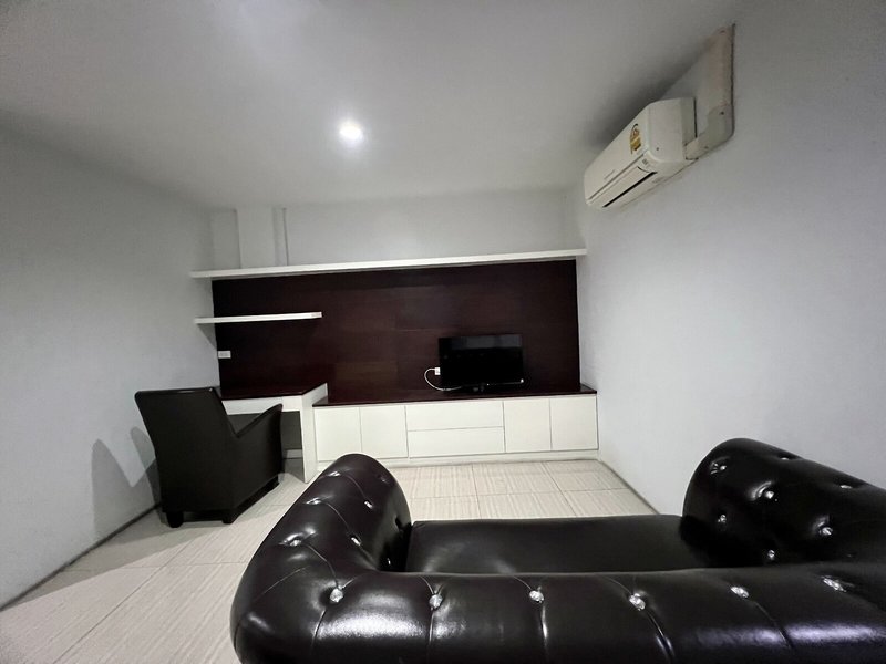 Inn Kham Apartment 30