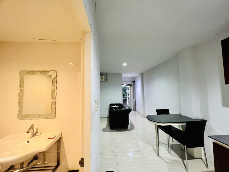 Inn Kham Apartment 32
