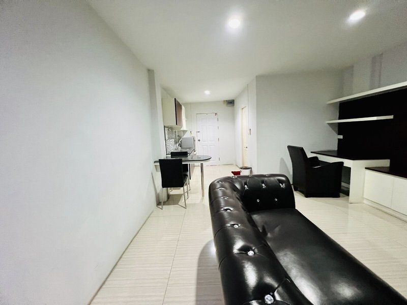 Inn Kham Apartment 33