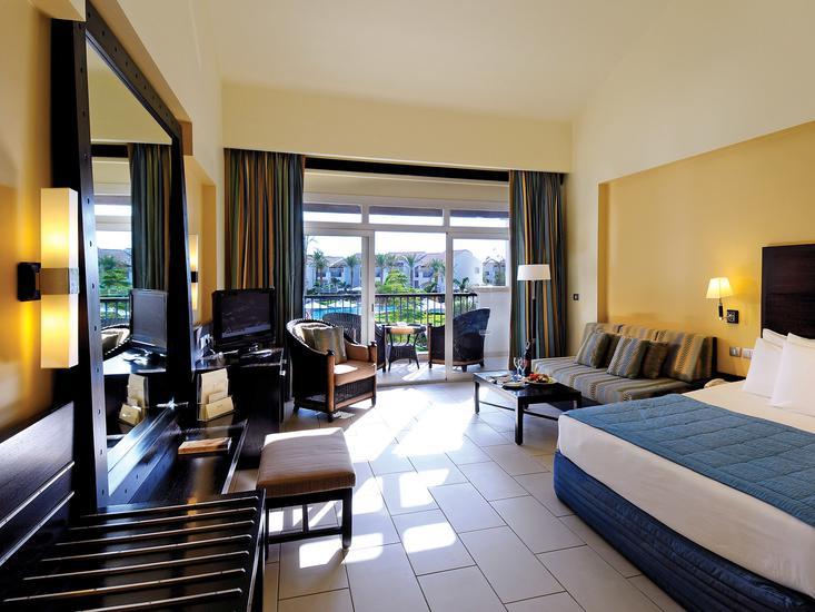 Reef Oasis Blue Bay Resort & Spa 6