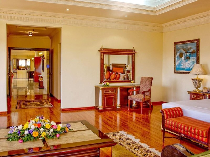 Royal Mirage Deluxe 37