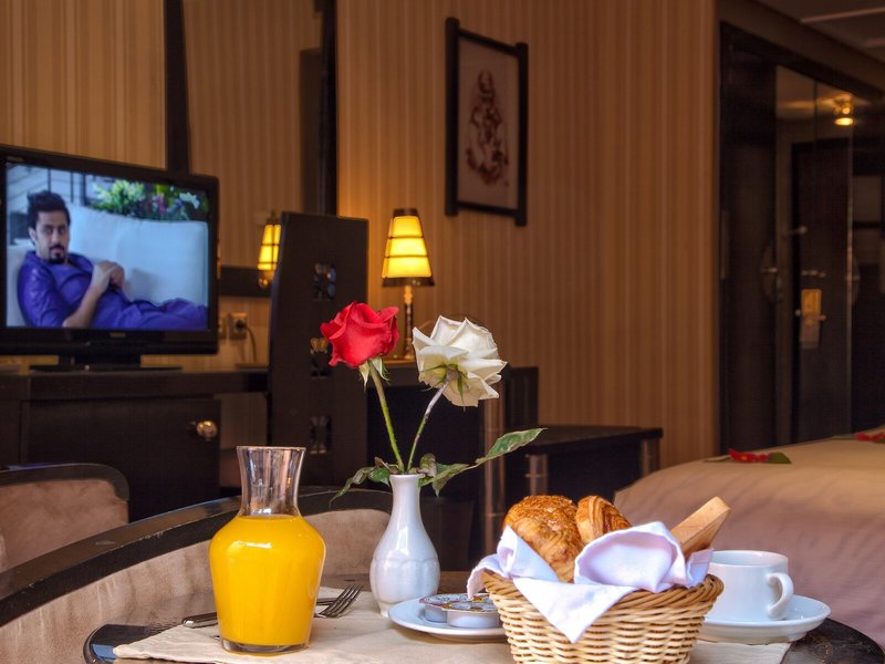 Royal Mirage Deluxe 40