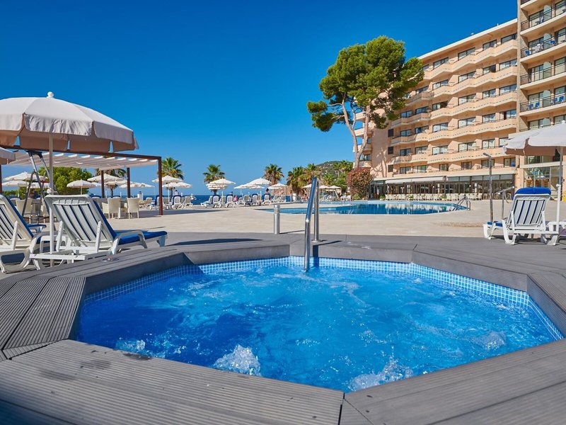 Grupotel Playa Camp de Mar 8