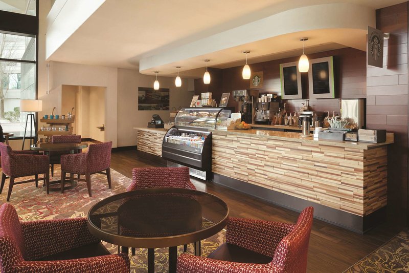 Hilton East Brunswick Hotel & Executive Meeting Center 3 - Bar