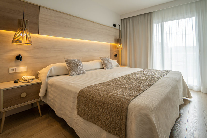 Hotel y Apartamentos Leman 8