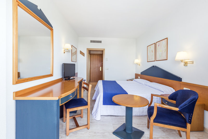 Hotel y Apartamentos Leman 11