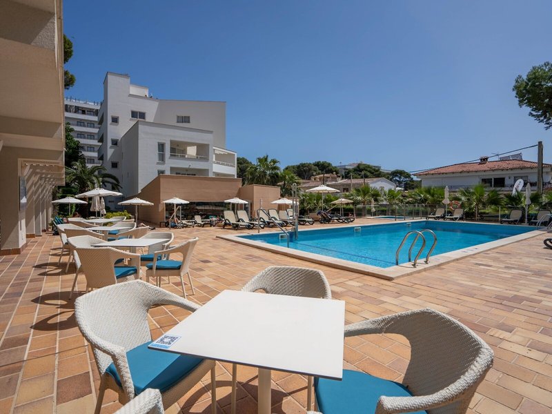 Hotel y Apartamentos Leman 5