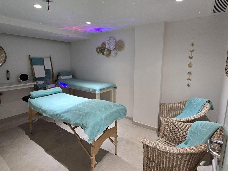 Hotel y Apartamentos Leman 27