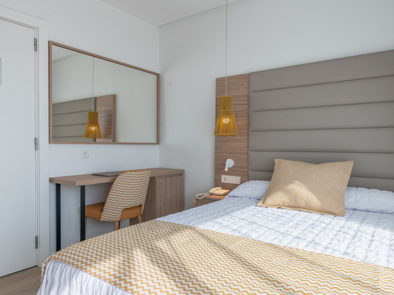 Hotel y Apartamentos Leman 31