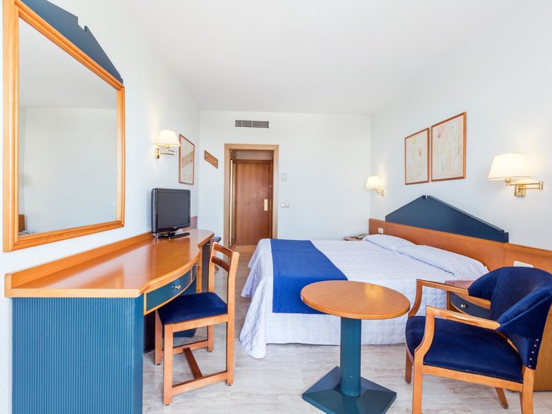 Hotel y Apartamentos Leman 33