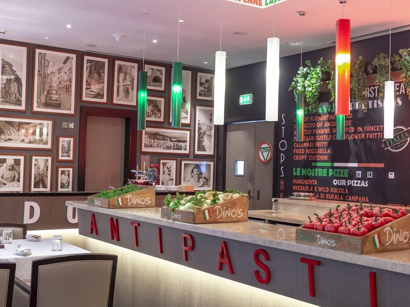 Pearl Rotana Capital Centre 9