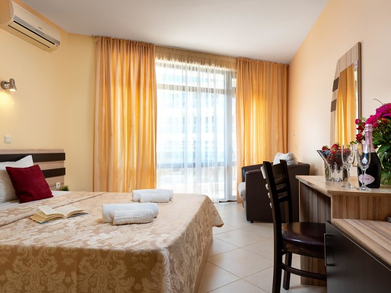 Saint Valentine 8 - Room Example