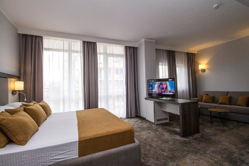 Best Western PLUS Premium Inn & Casino 4