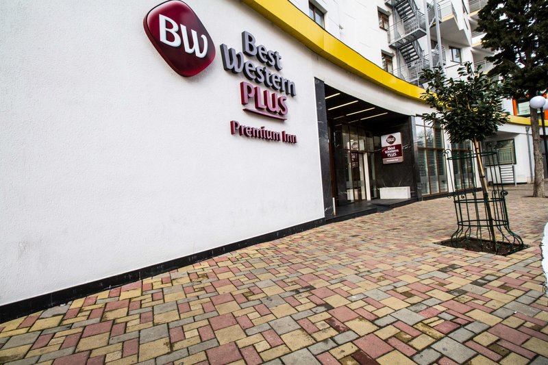 Best Western PLUS Premium Inn & Casino 4