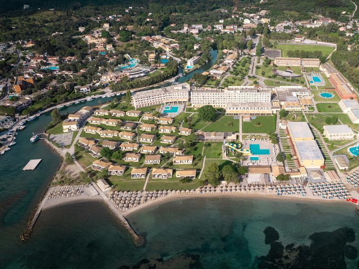 Messonghi Beach Holiday Resort 4