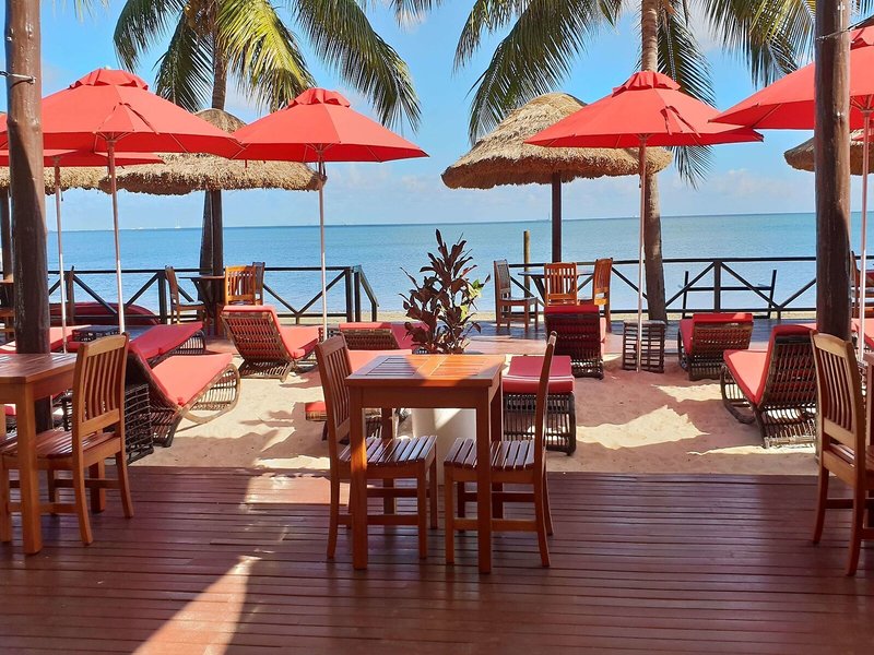 Ramada Suites Wailoaloa Beach Fiji 31