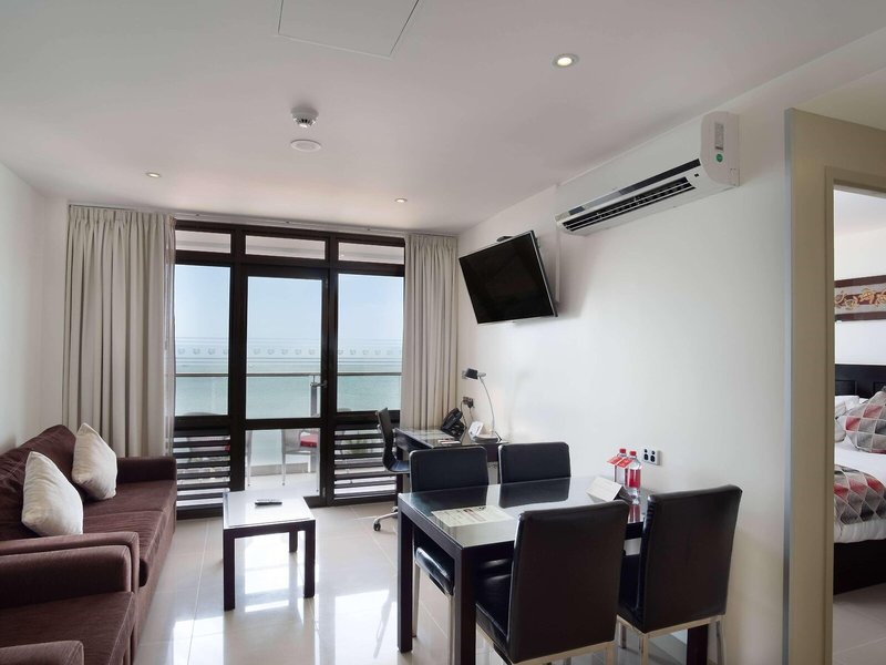 Ramada Suites Wailoaloa Beach Fiji 38