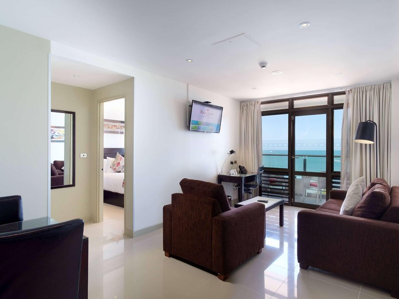 Ramada Suites Wailoaloa Beach Fiji 41