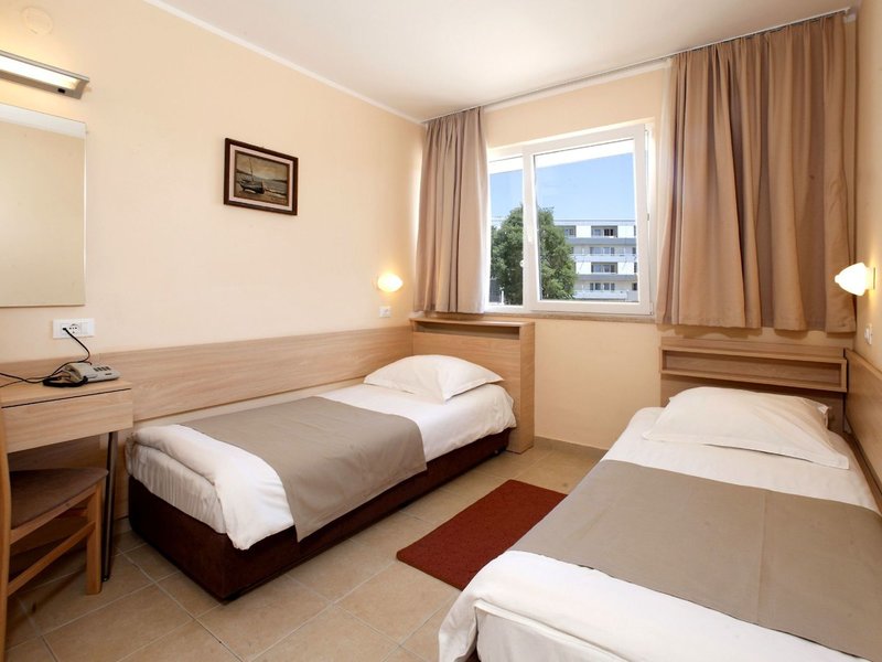 Zelena Resort - Hotel Delfin Plava Laguna 21 - Room Example