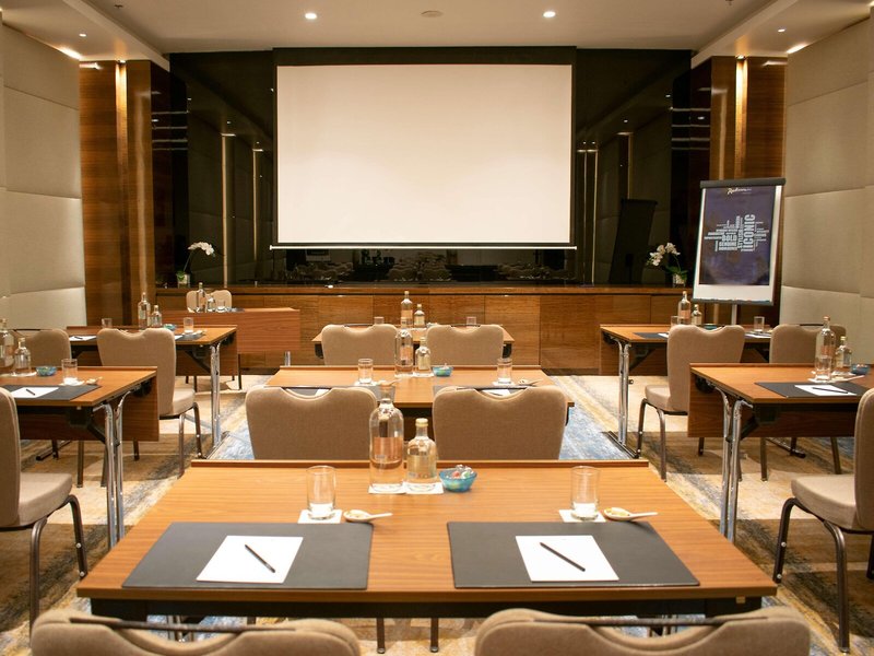 Radisson Blu Hotel Ajman 7