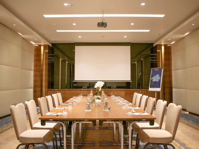 Radisson Blu Hotel Ajman 10