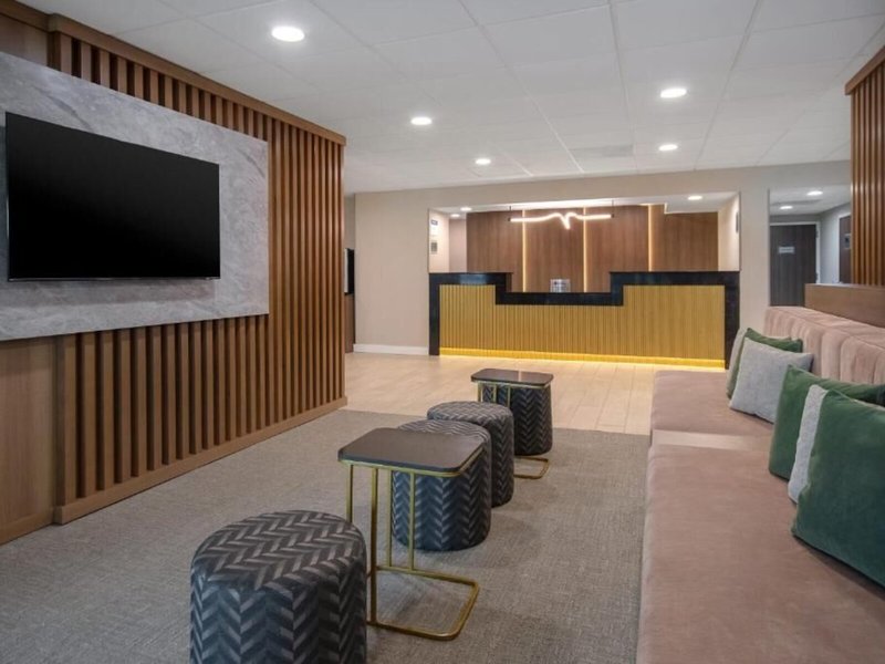 Best Western Plus Meadowlands 12