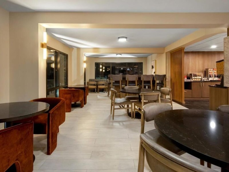 Best Western Plus Meadowlands 14