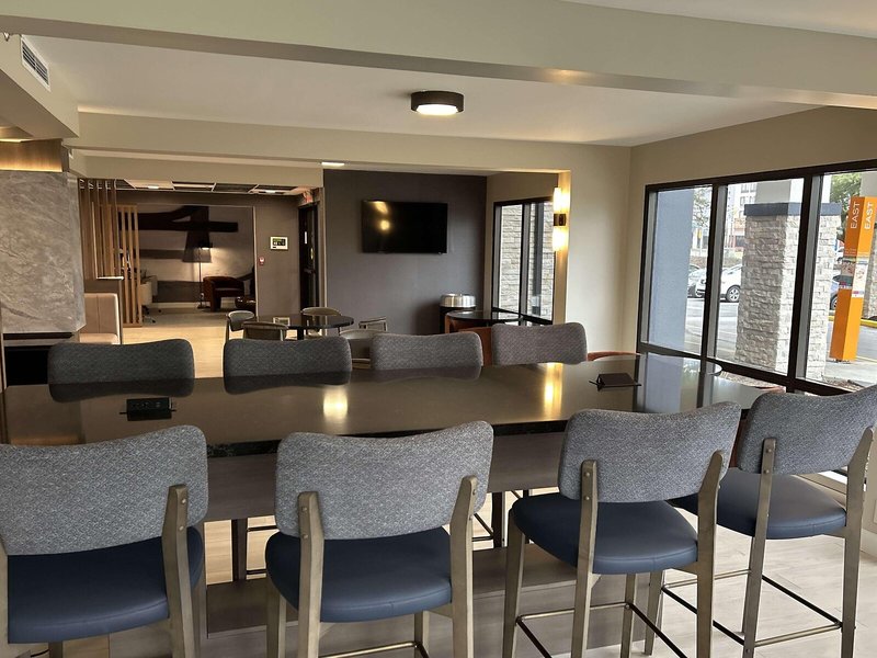 Best Western Plus Meadowlands 16