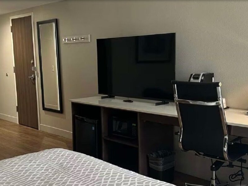 Best Western Plus Meadowlands 29