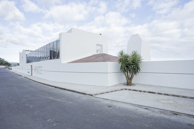 White Exclusive Suites & Villas 1