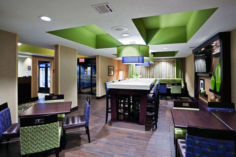 Hampton Inn Sioux Falls 5 - Lounge / Lobby