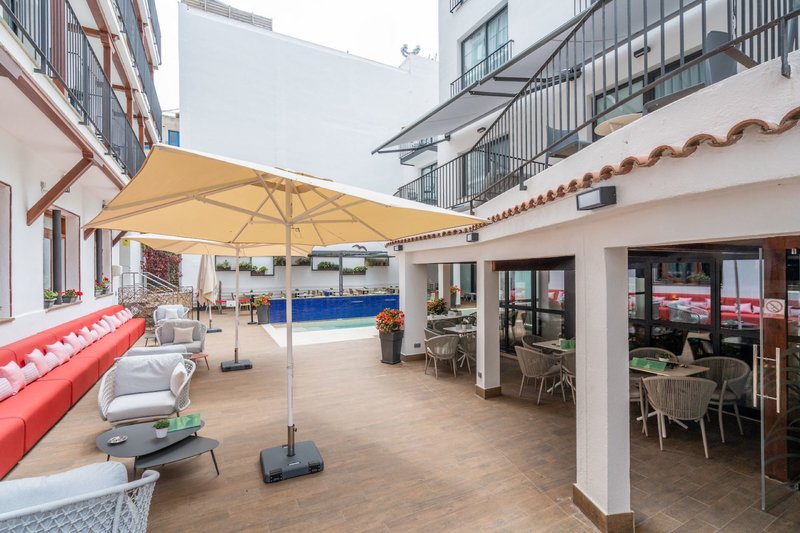 Hotel Neptuno 10