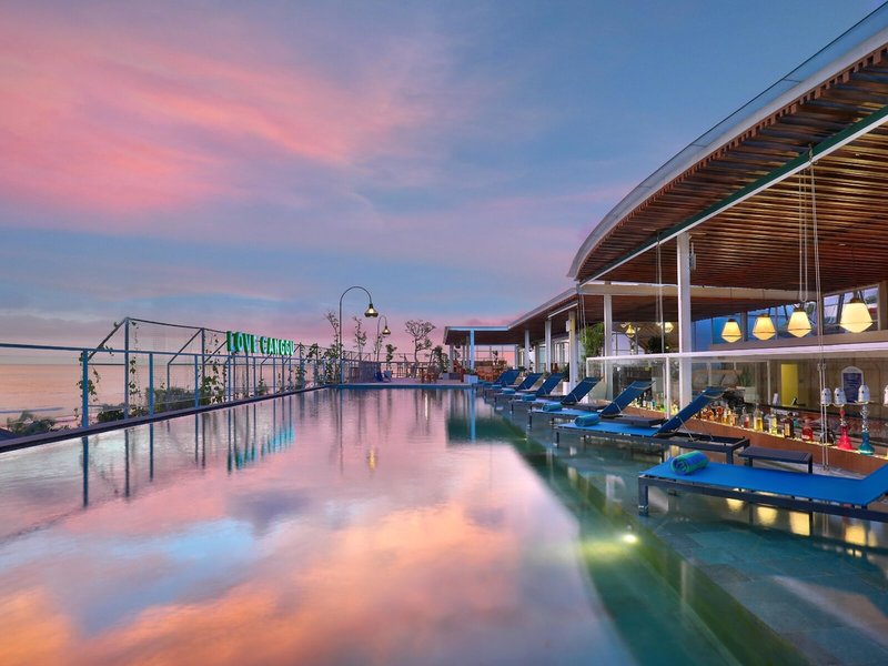 Aston Canggu Beach Resort 9
