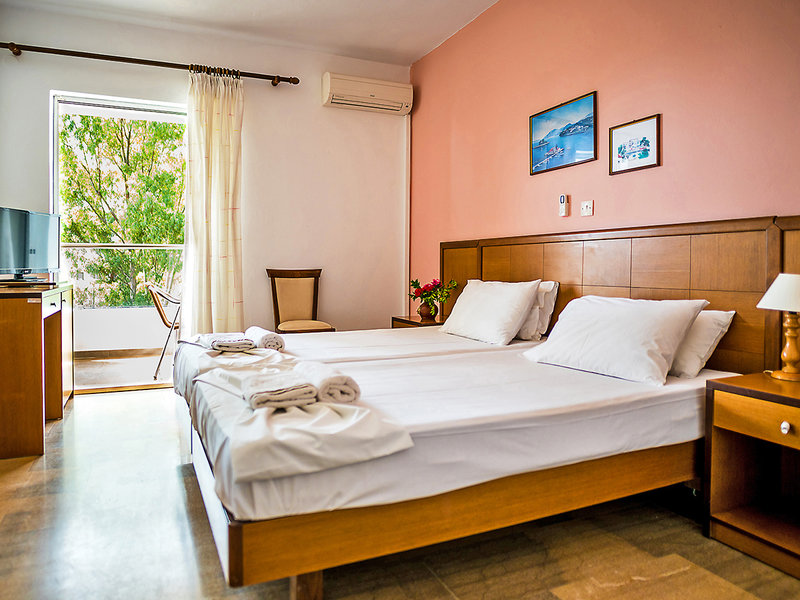 3 Stars Hotel Village 4