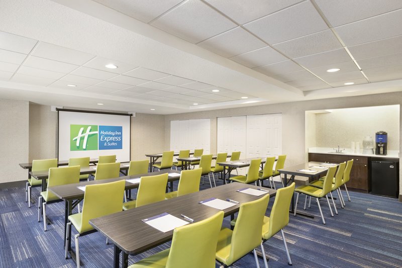 Holiday Inn Express Sarasota East - I-75 4