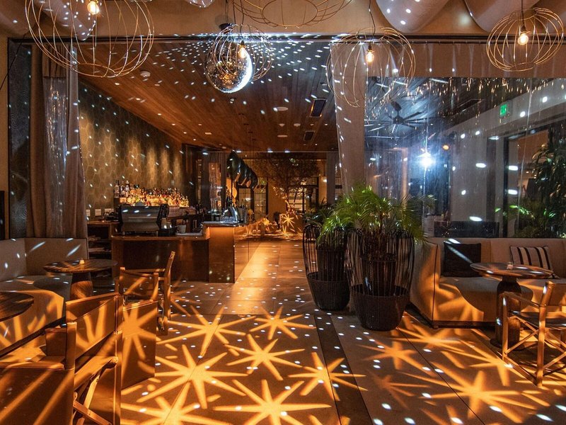 Kimpton La Peer Hotel 8