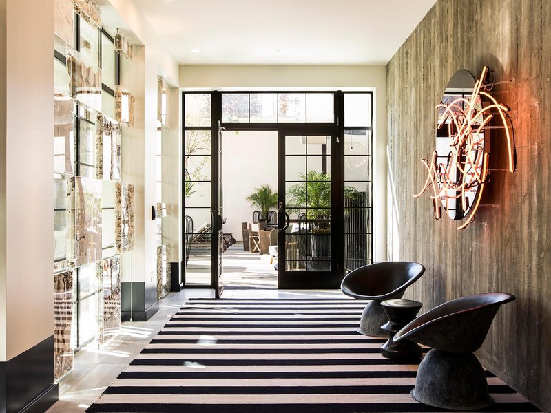 Kimpton La Peer Hotel 9