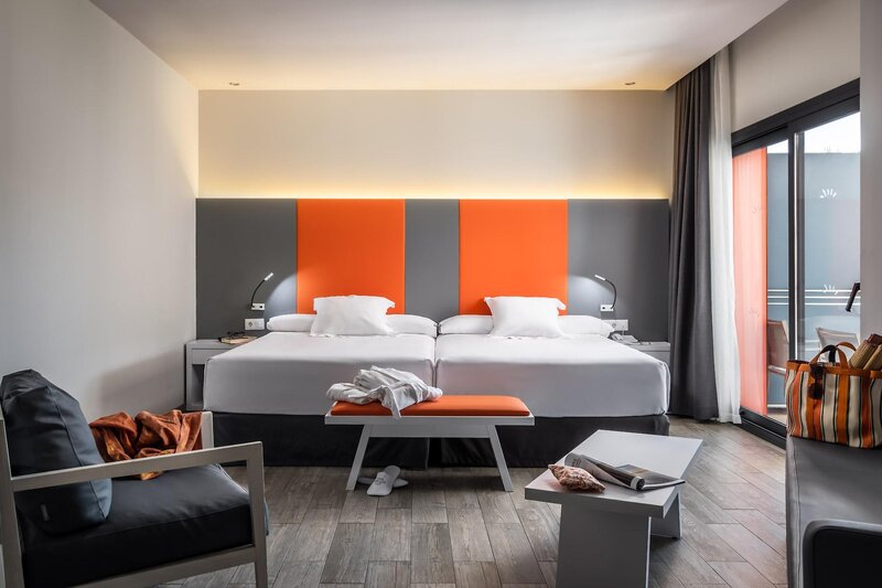 Estival Centurión 27