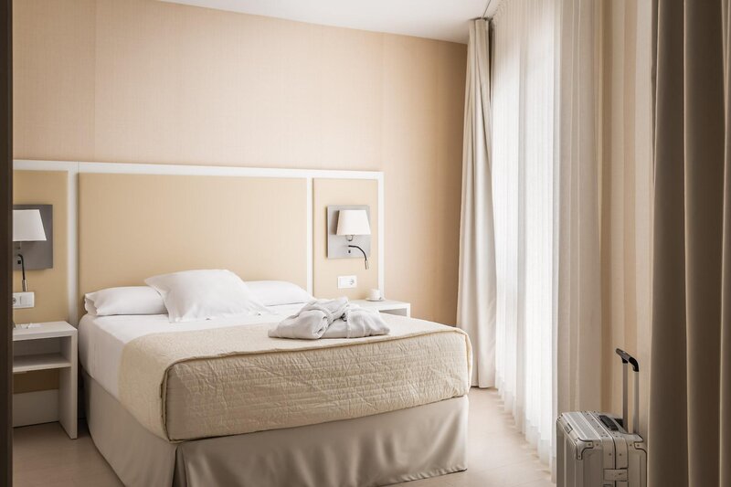 Estival Centurión 42