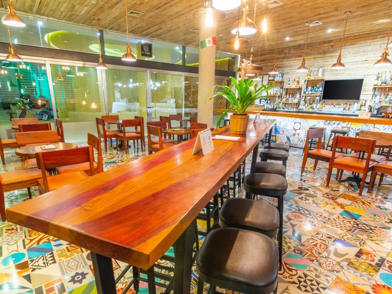 The Fives Downtown Hotel & Residences, Curio Collection by Hilton 7