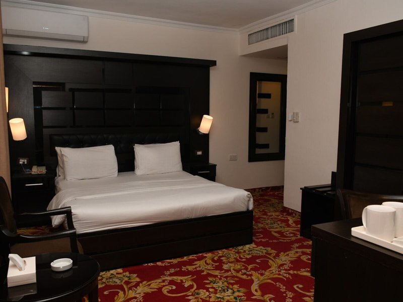 Sparr Hotel 43