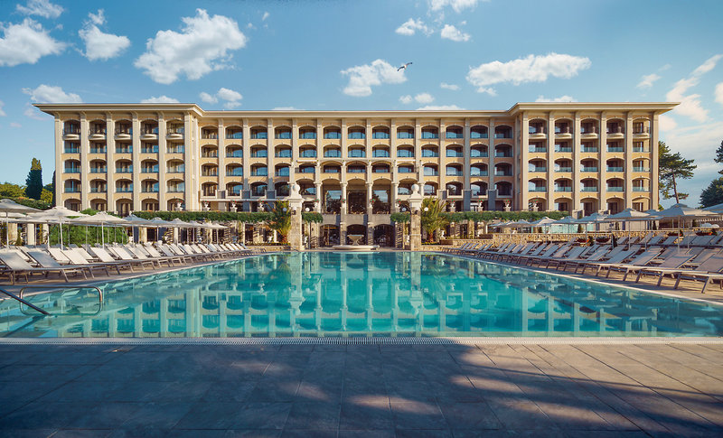 Astor Garden Hotel 1