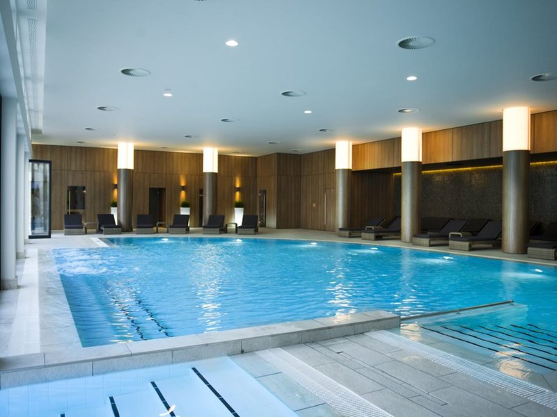 Astor Garden Hotel 9