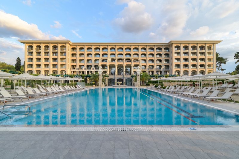 Astor Garden Hotel 15