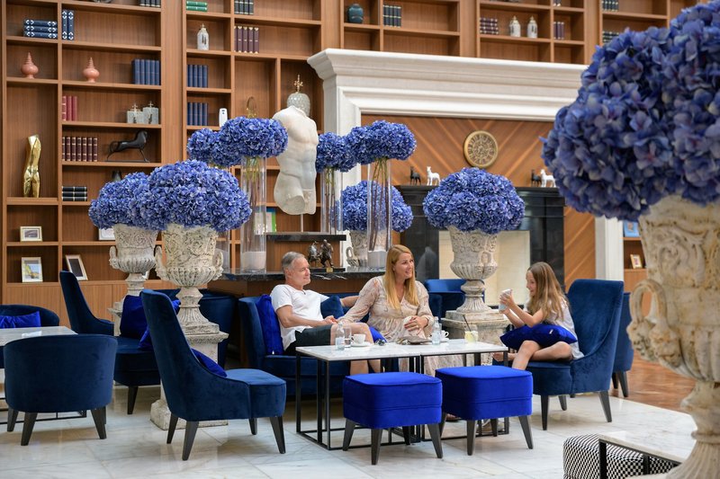 Astor Garden Hotel 17