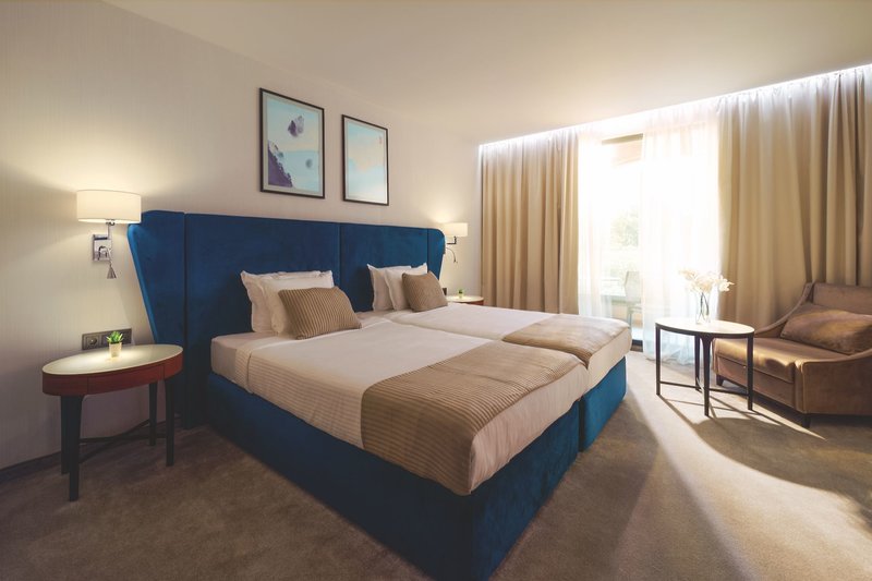 Astor Garden Hotel 24