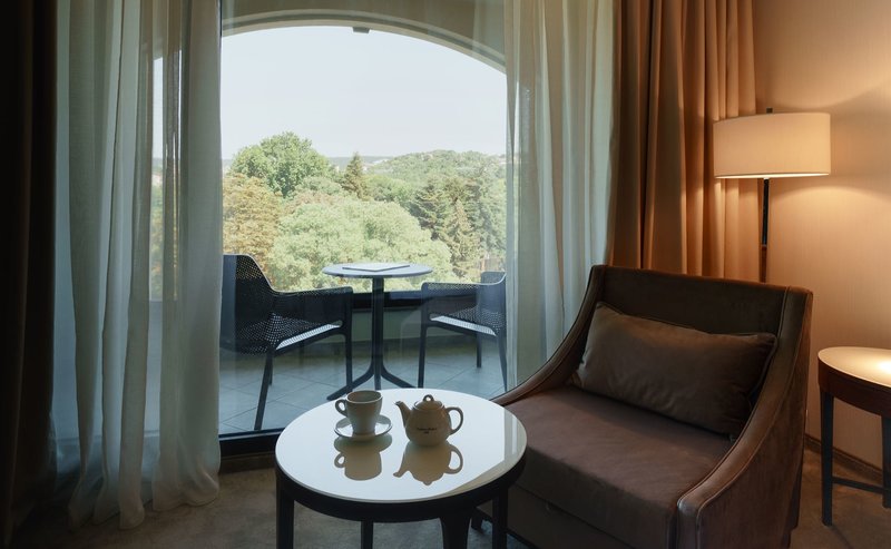 Astor Garden Hotel 25